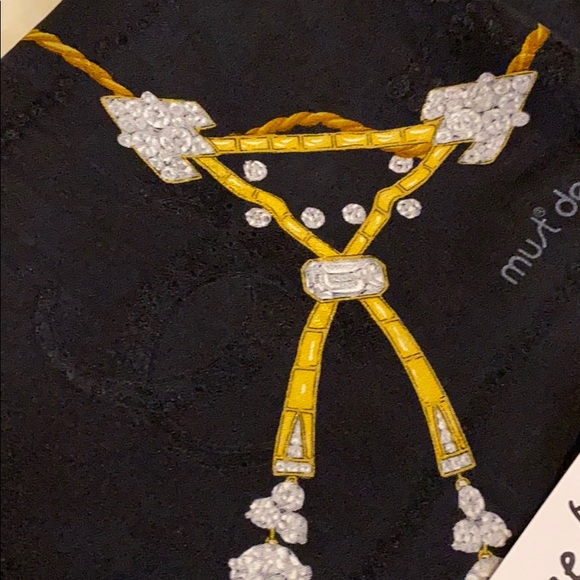 scarf - Picture 3 of 5